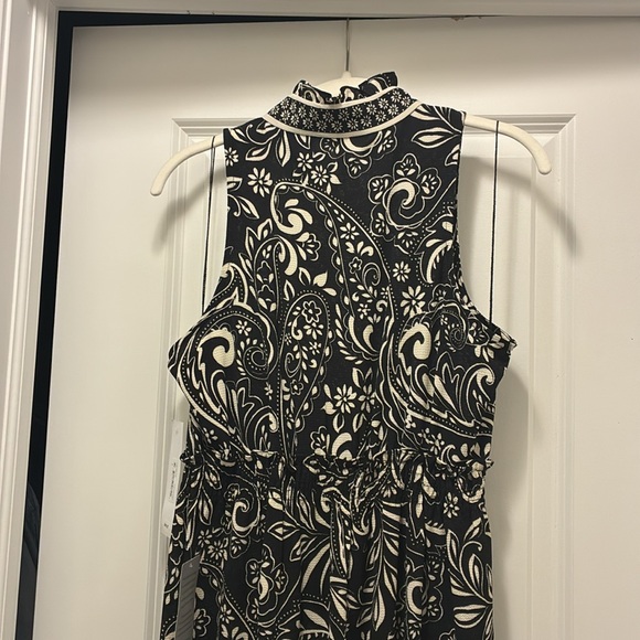 NWT Dress HAWAIIAN PAISLEY Crepe Split Ruffle Neck Maxi Dress Black Sleeveless - Picture 13 of 15